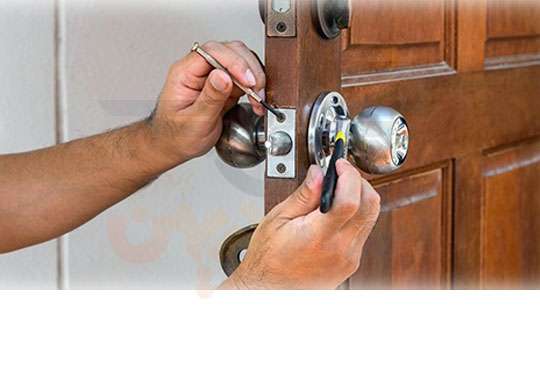 سیلندر و مغری قفل درب ابزاریست که برای ایمنی درها و باز و بسته کردن درب ها استفاده می شود