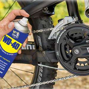 اسپری wd40 می تواند زنجیر دوچرخه را به راحتی روان سازد.