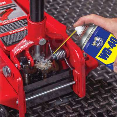 برای از بین بردن زنگ زدگی قطعات اسپری wd40 انتخاب مناسبی می باشد