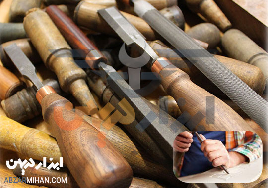 اسکنه و مغار جنس فولادی دارند که برای کنده کاری چوب مورد استفاده قرار می گیرند.